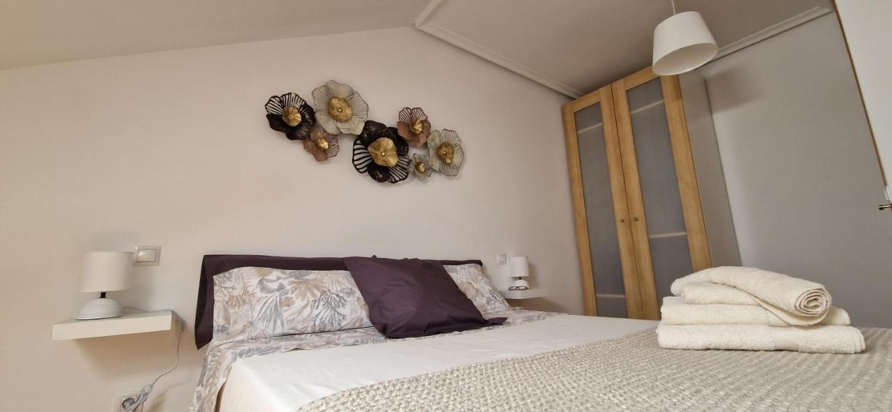 Junto A La Catedral Apartment Burgos Exterior photo